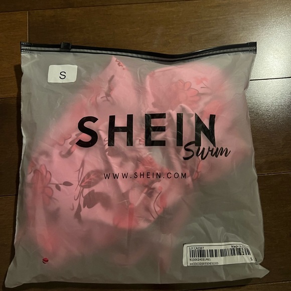 SHEIN tie bottoms and top bikini - Picture 2 of 4